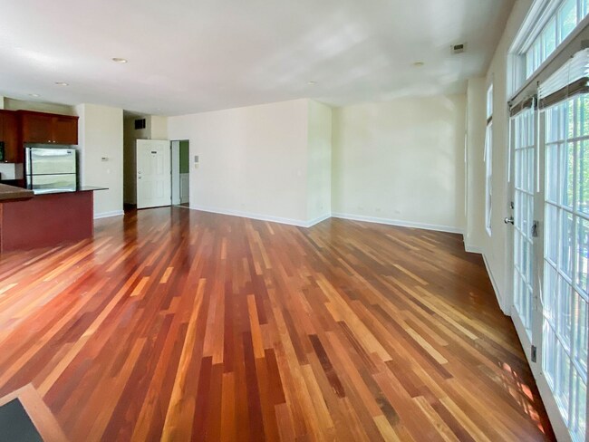 Foto del edificio - 3112 N Racine Ave