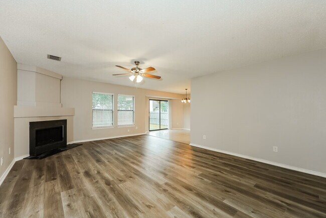 Building Photo - 6606 Beryl Dr