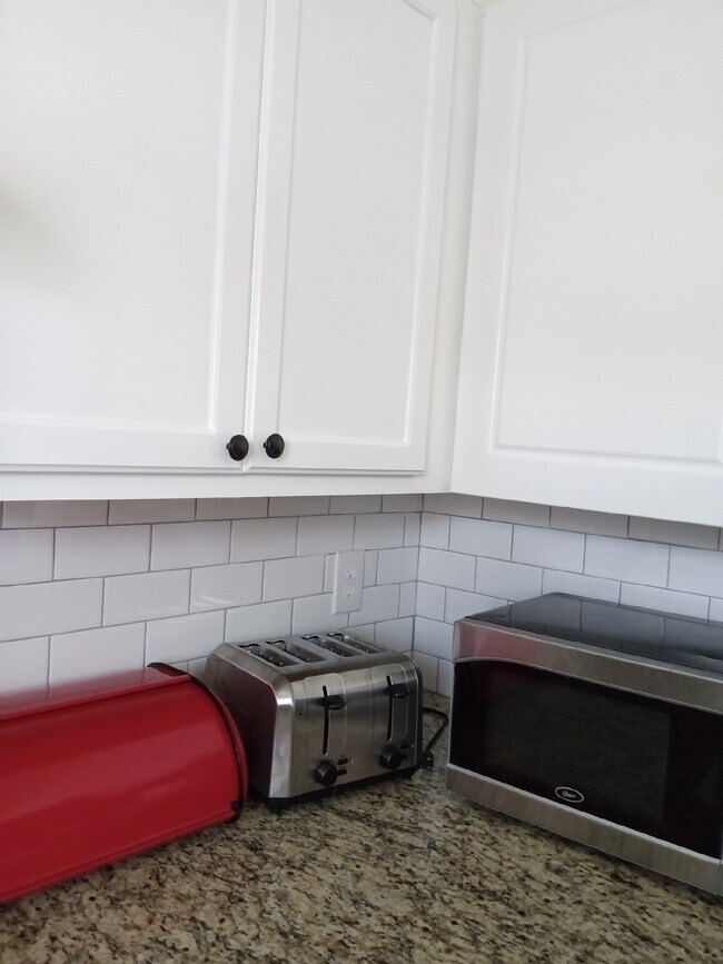 Foto del edificio - 1017 Wheel House Ln
