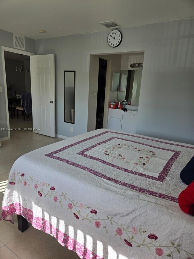 Foto del edificio - 7837 Golf Cir Dr