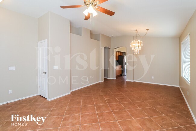 Foto del edificio - 4936 W Glass Ln