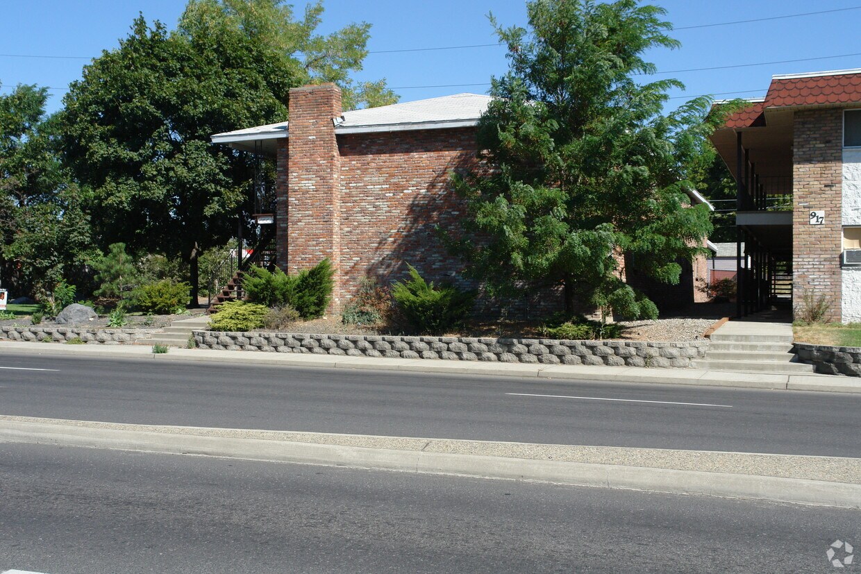 Foto del edificio - 911 E Indiana Ave