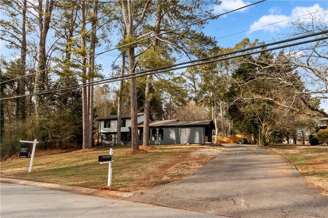 Building Photo - 4399 Plantation Ln