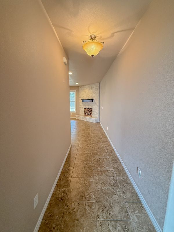 Building Photo - 300 Western Sky Trail