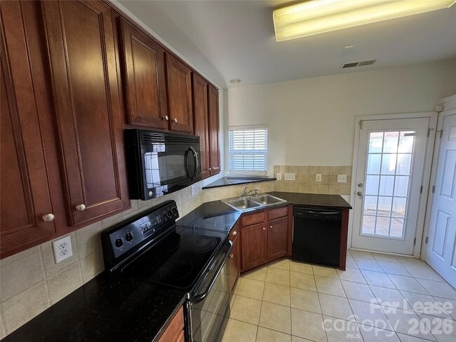 Building Photo - 12069 Stratfield Pl Cir