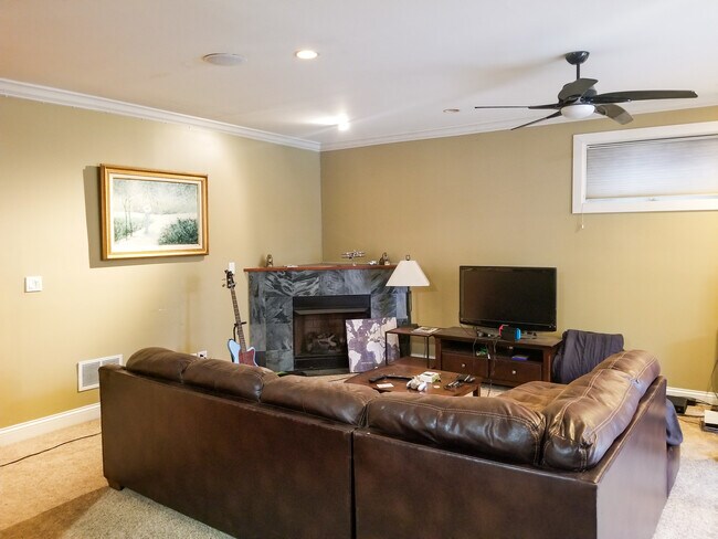 Foto del edificio - 1712 W Beach Ave