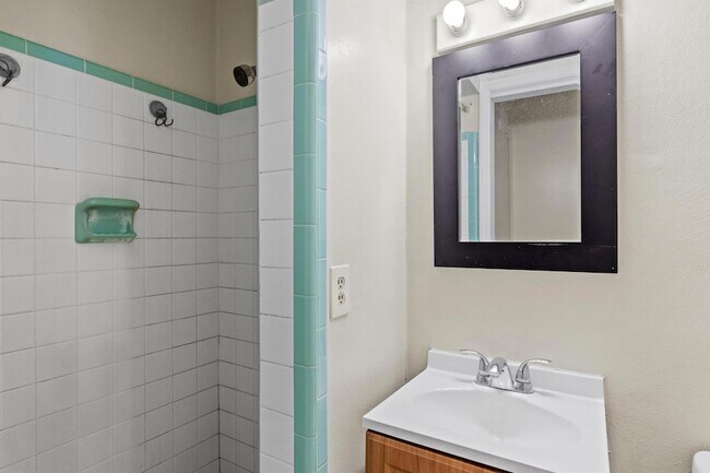 Foto del edificio - 8008 Arthurs Road