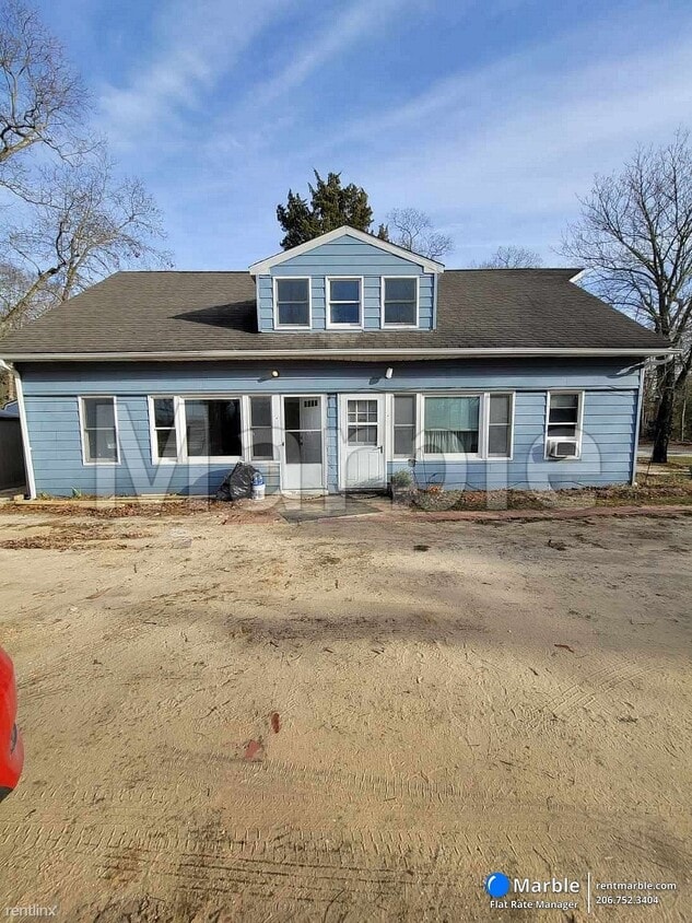Primary Photo - 2 br, 1 bath Townhome - 23 Twin Oak Rd Apt A