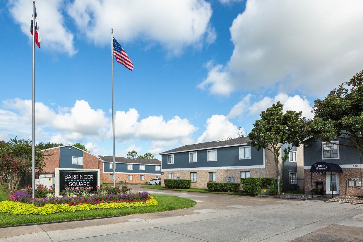 Barringer Square Apartments Webster, TX