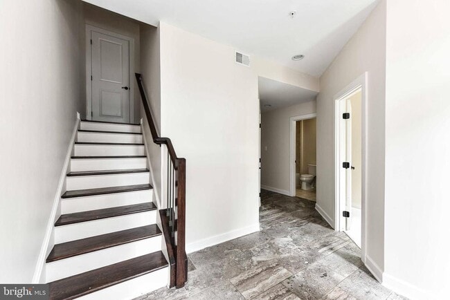 Building Photo - 3160 Yeager Dr