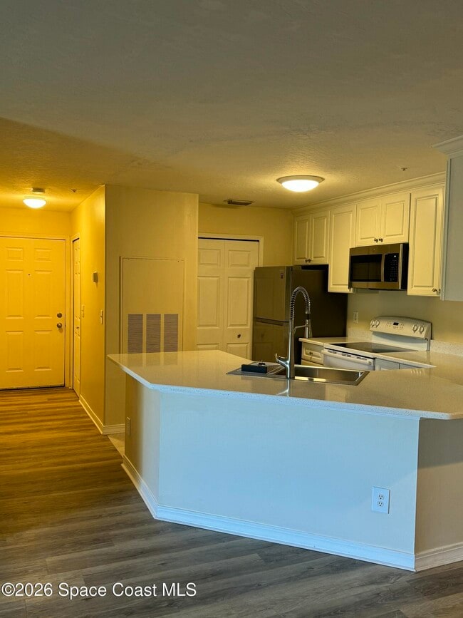 Foto del edificio - 7667 N Wickham Rd