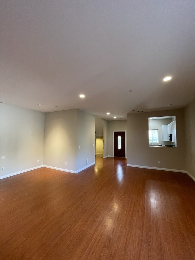 Building Photo - 426 N Shelton St