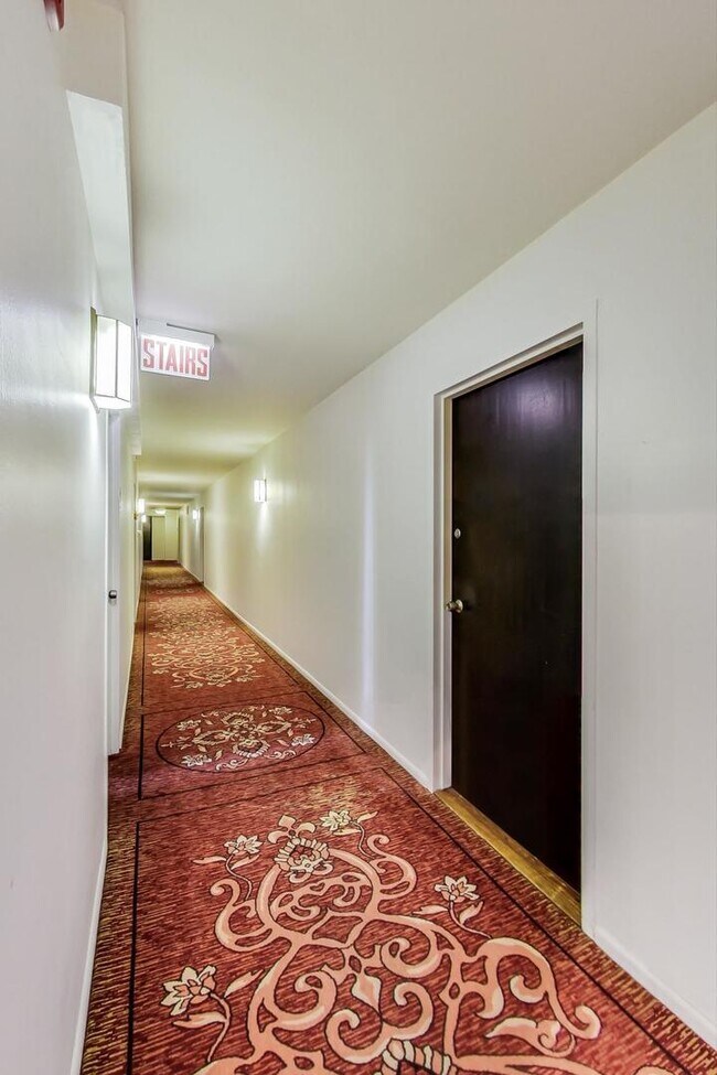 Building Photo - 4250 N Marine Dr