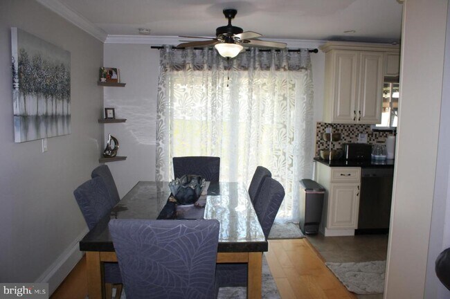 Foto del edificio - 99 Harmony Rd