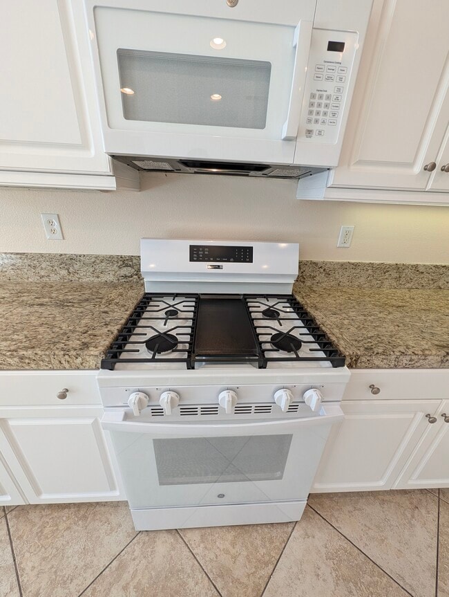 Building Photo - 1468 Burns Ln