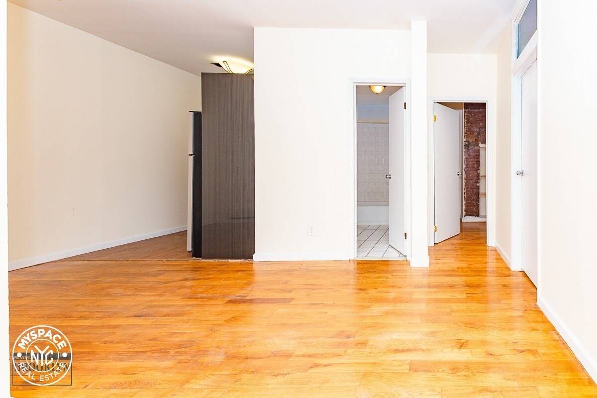 Foto principal - 229 Jefferson St