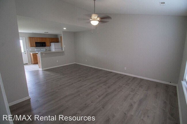 Building Photo - 3 br, 2 bath House - 1602 High Quest