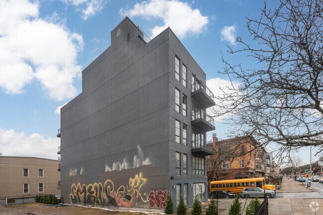 Foto del edificio - 1411 Bushwick Ave