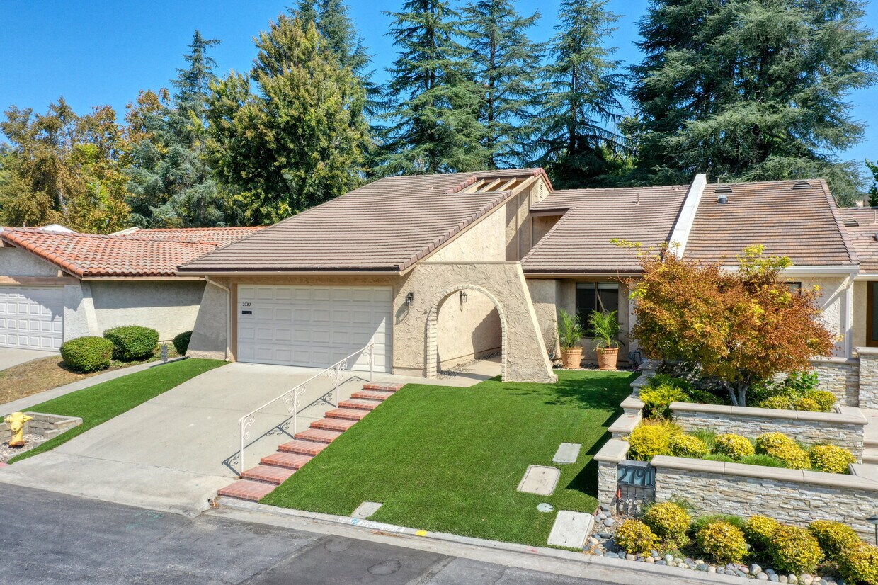 Primary Photo - 2787 Lakeridge Ln