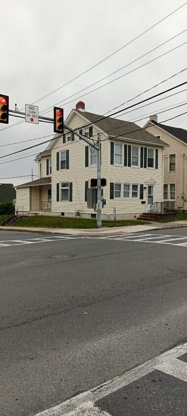 Primary Photo - 800 Race St