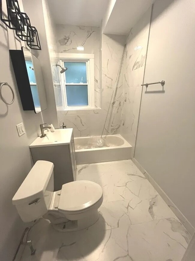 Building Photo - 1119 Garnett Pl