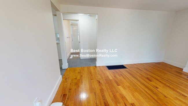 Building Photo - 38 Gibson St