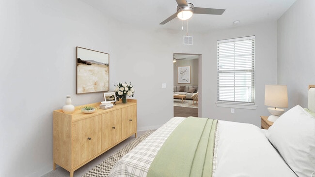 Building Photo - Remy