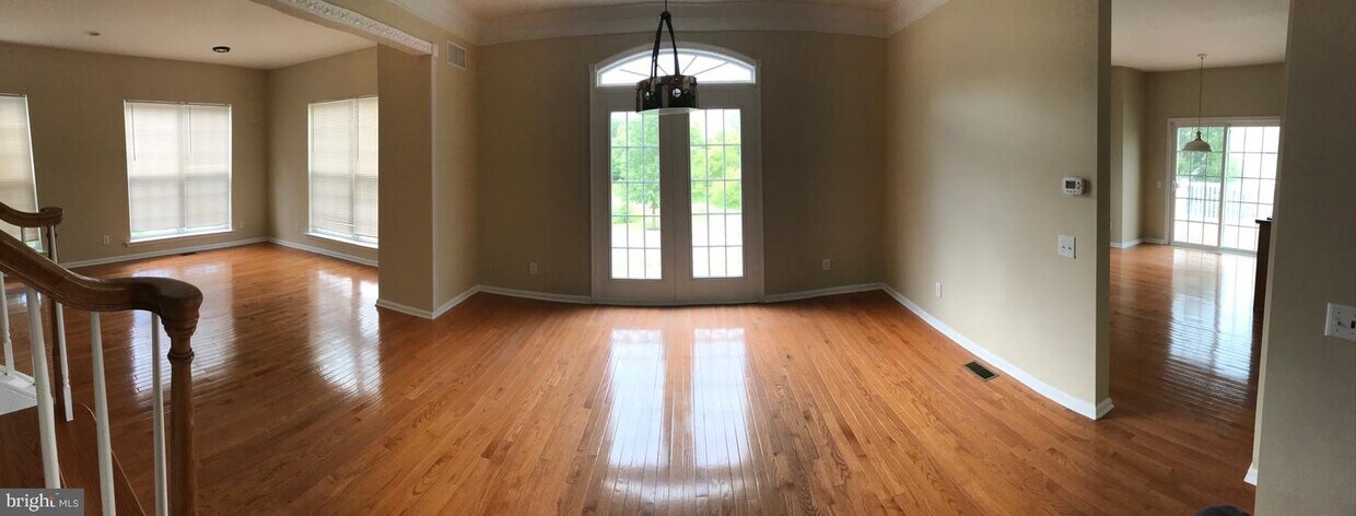 Primary Photo - 1824 Darlington Ln