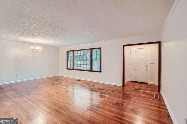 Foto del edificio - 643 Ferris St SW