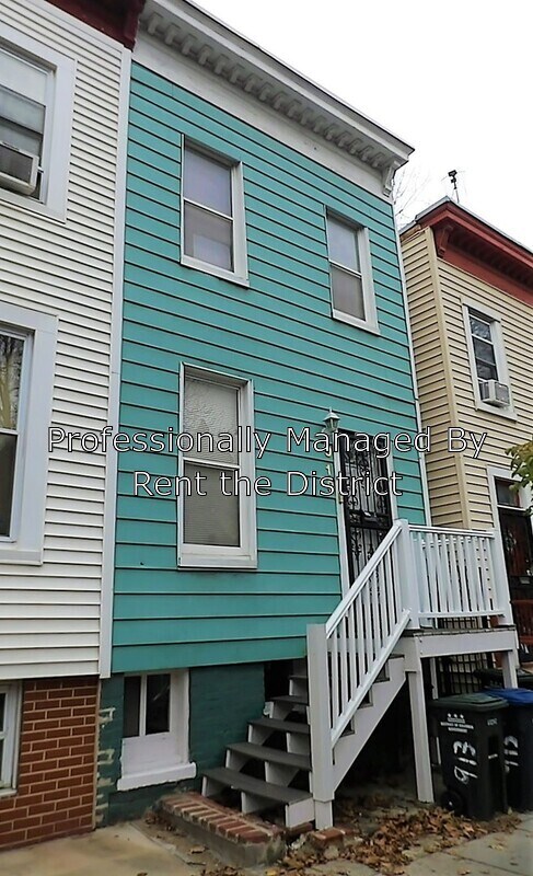 Foto principal - 913 Columbia Rd NW