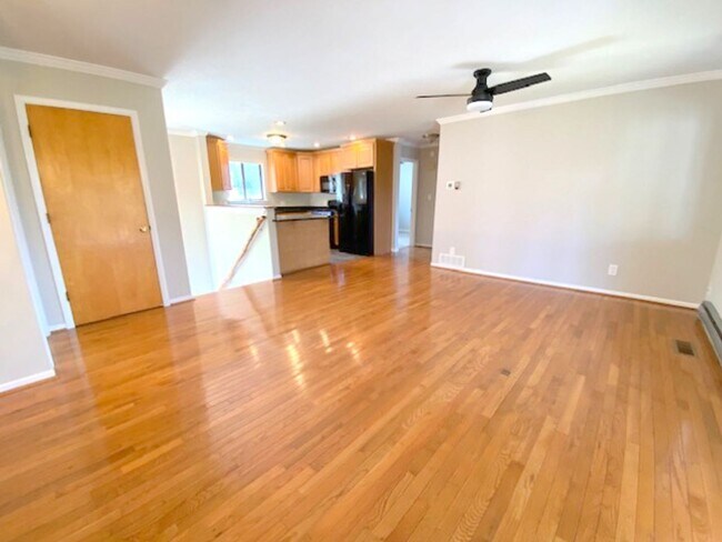 Foto del edificio - Great Location 1/2 mile from downtown Weav...