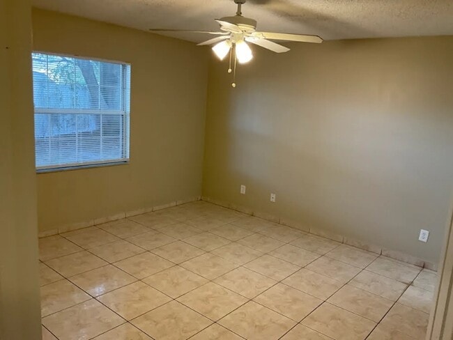 Building Photo - 1363 Boulder Dr