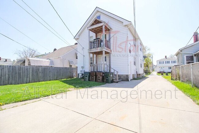 Building Photo - 6814 Bradley Ave
