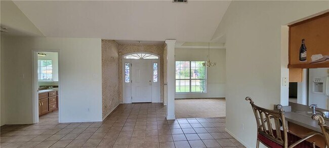 Foto del edificio - 8202 Woodstone Dr