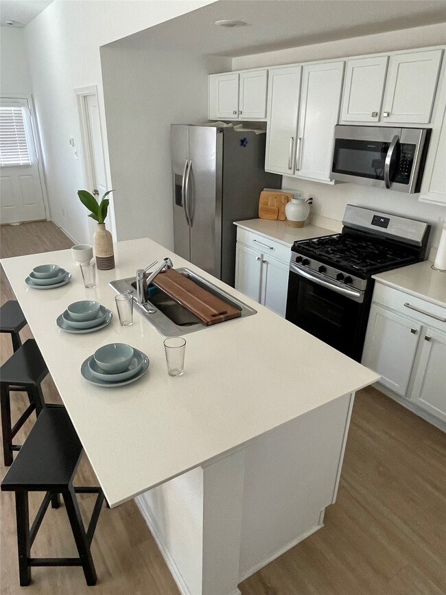 Foto del edificio - 21723 Piscinola Ln