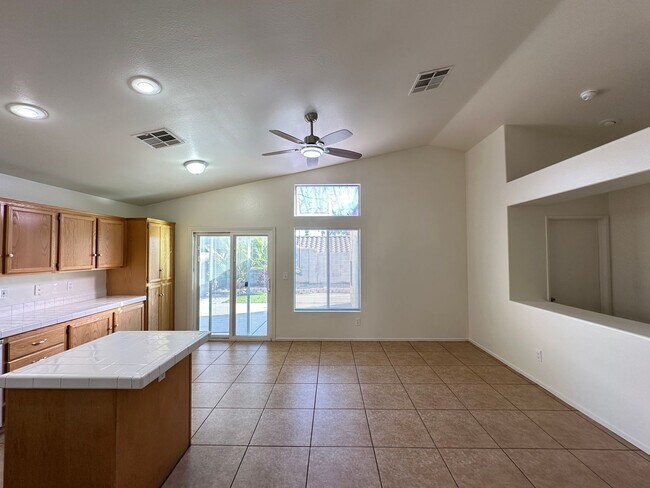 Building Photo - Montclaire Ridge