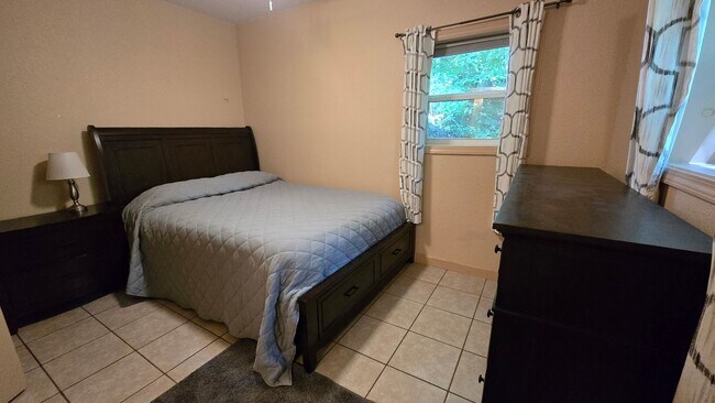 Foto del edificio - 769 Cane Creek Rd