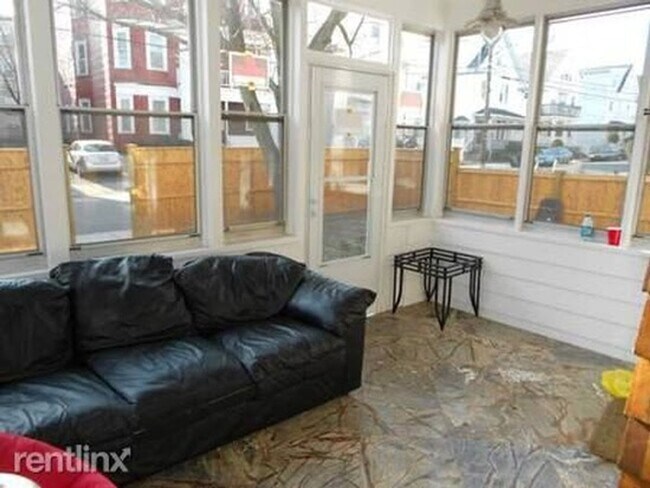 Foto del edificio - 4 Bedroom
