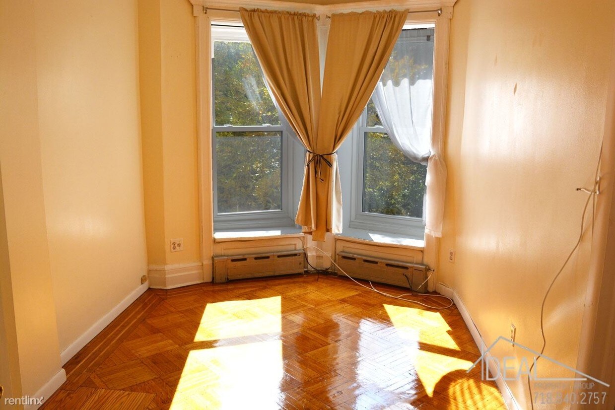 Primary Photo - 419 Sterling Pl