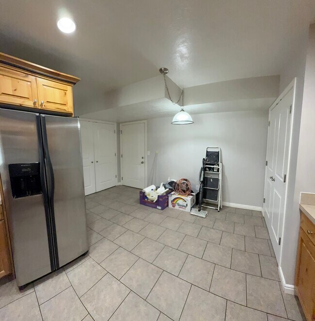 Building Photo - 616 Trejo St