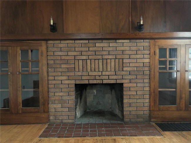 Building Photo - 14420 Northville Rd