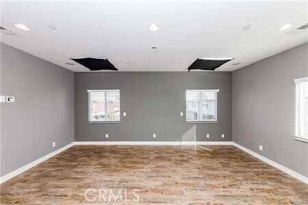 Foto del edificio - 16020 Halldale Ave