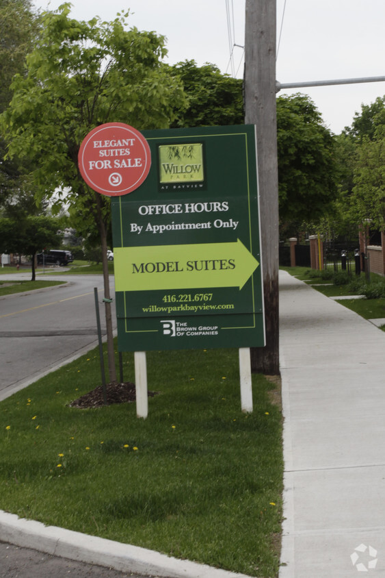 Building Photo - Willow Park Bayview