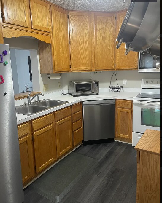 Foto del edificio - 14543 Cobalt Ave