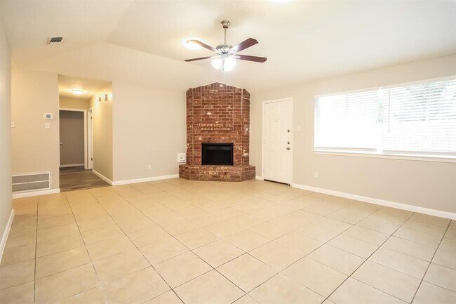 Building Photo - 24034 Spring Gum Dr