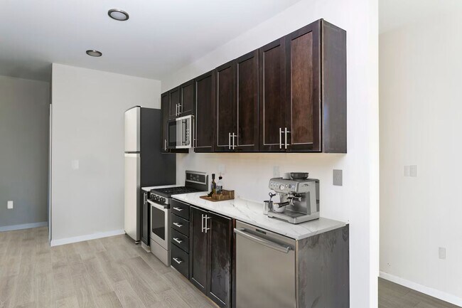 Foto del edificio - 5608 Bucknell Rd