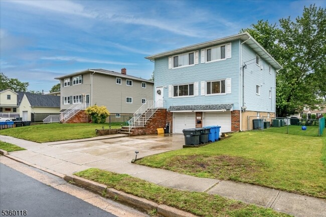 Building Photo - 18 Van Buren Ave