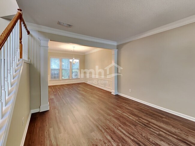 Foto del edificio - 3032 Donamire Ave NW