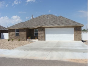 Building Photo - 2124 Mockingbird Ln