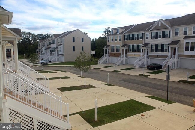 Building Photo - 515 Ellison Dr